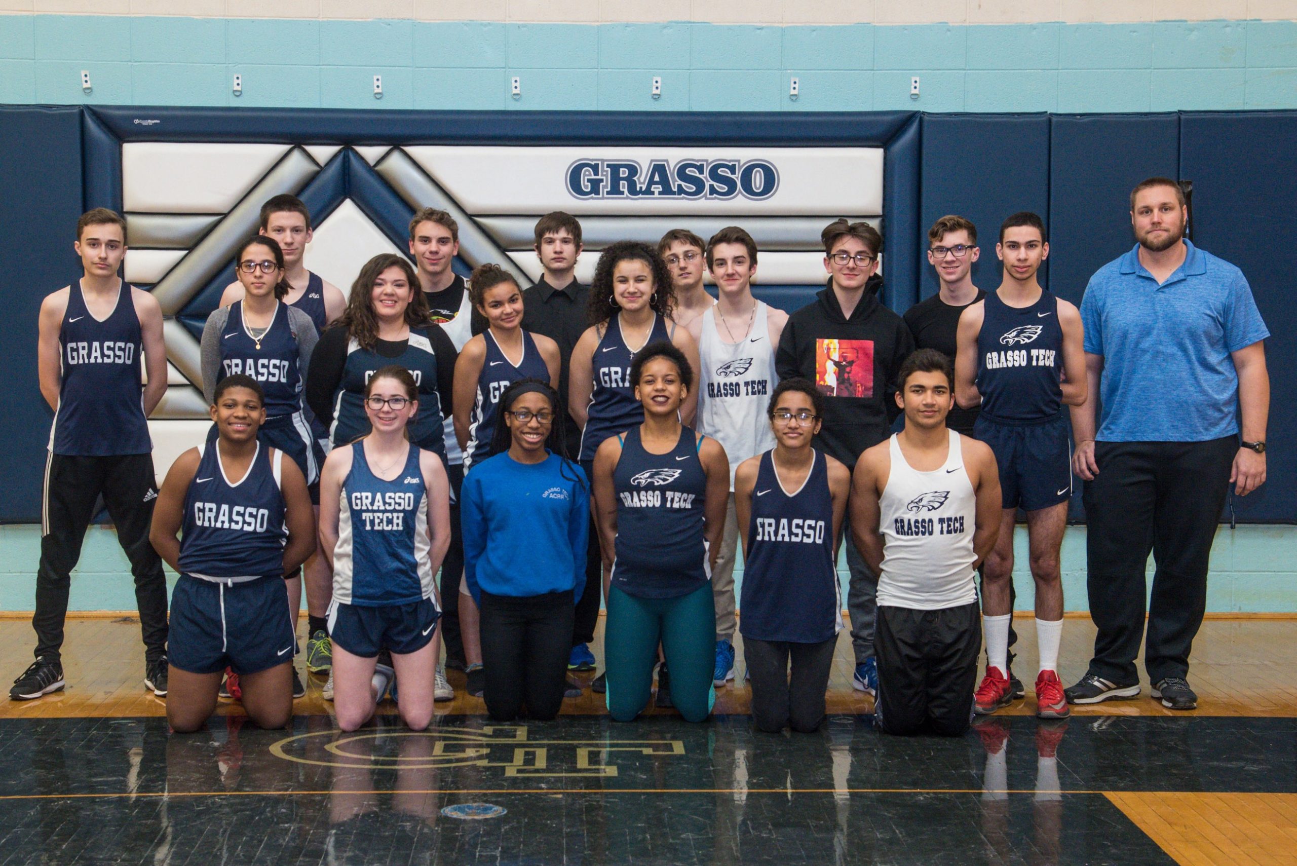 indoor track team 2018 official